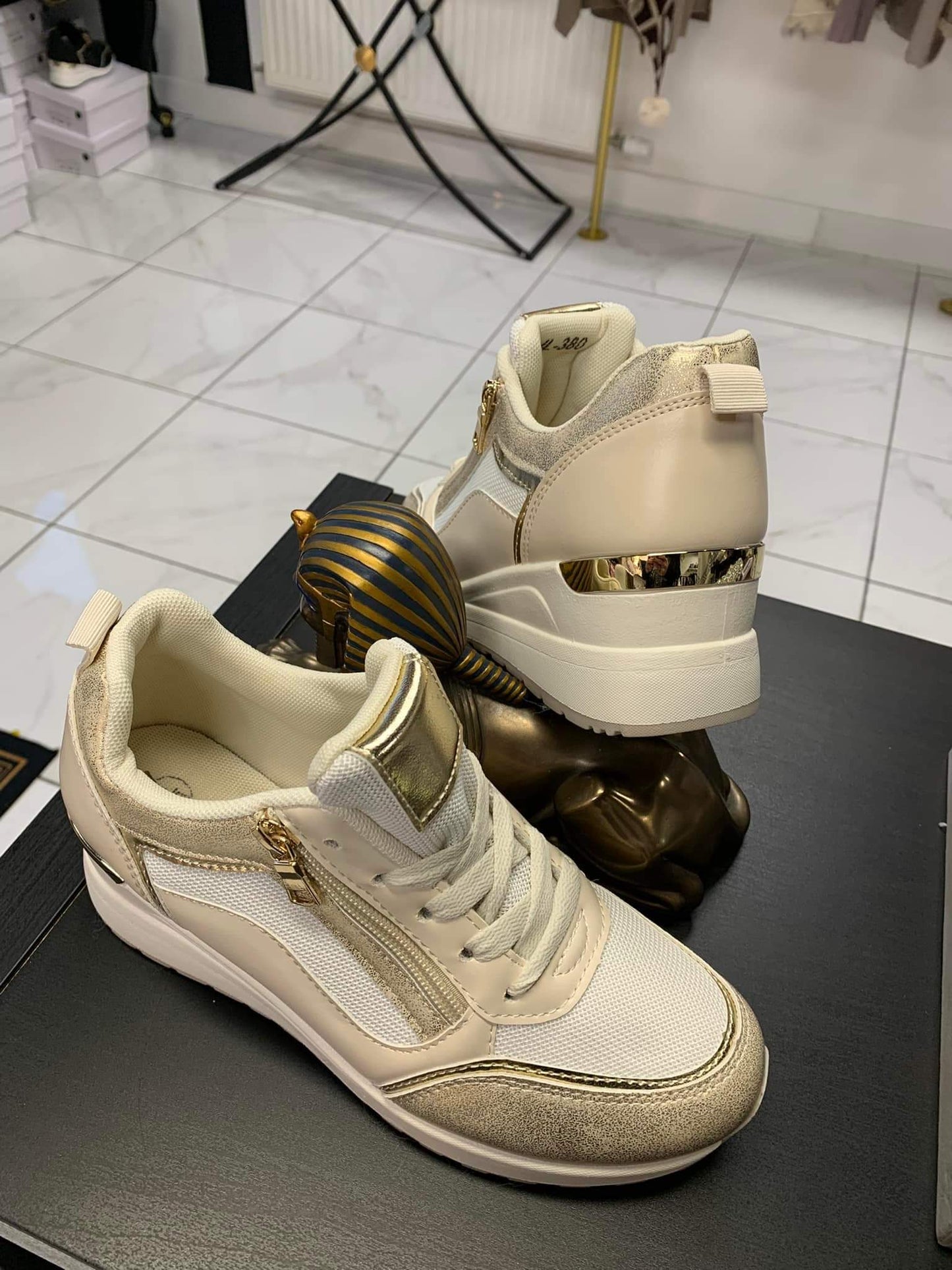 Trainers Cream & Gold
