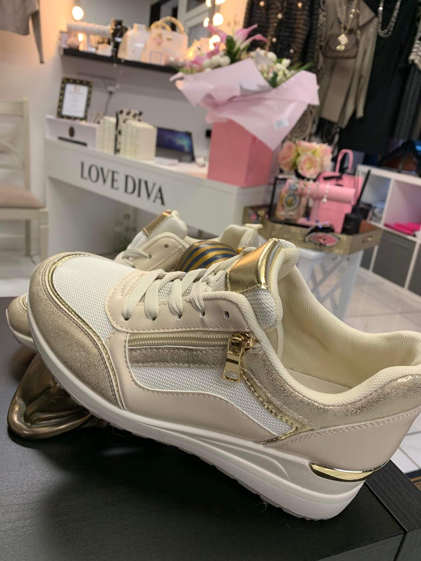 Trainers Cream & Gold